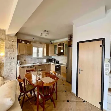 #als- Stone Maisonette In Willa *