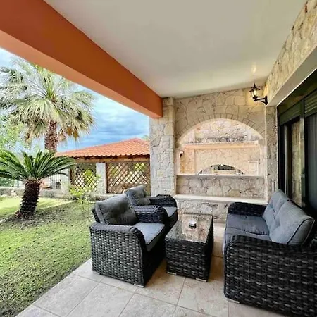 #als- Stone Maisonette In Willa