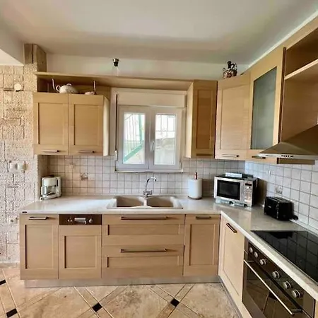 #als- Stone Maisonette In Willa *